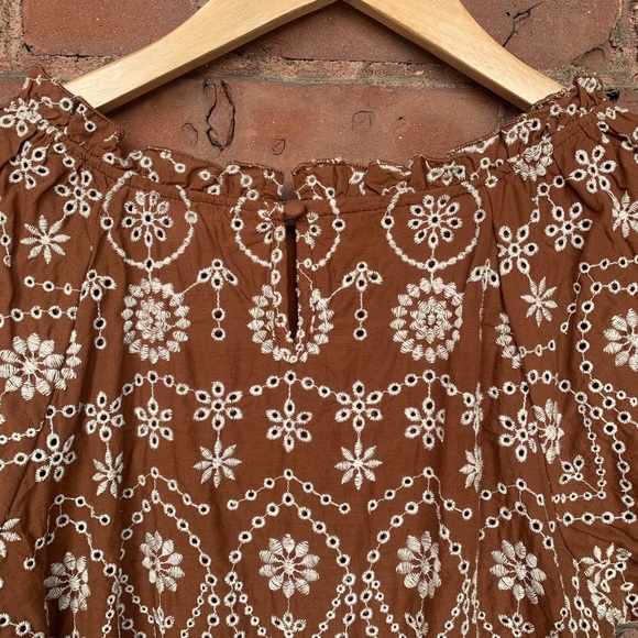 E & M Peplum Top - Picture 3 of 5